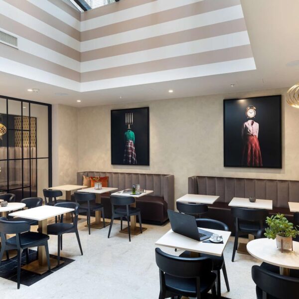 Yeganehtours.com_Best_Western_Plus_Hôtel_Massena_Nice_16
