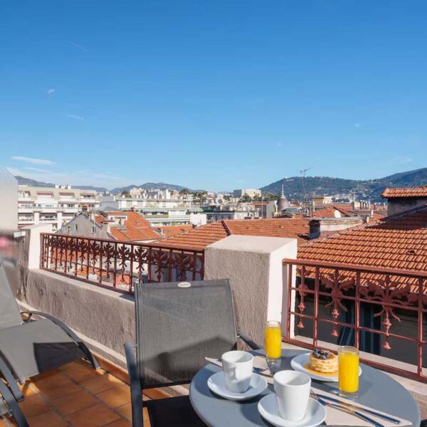 Yeganehtours.com_Best_Western_Plus_Hôtel_Massena_Nice_19