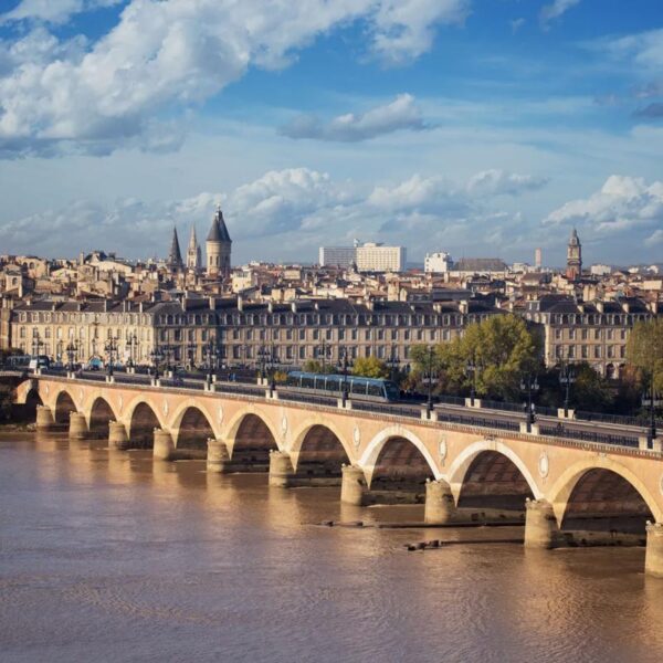 Yeganehtours.com_Bordeaux_Travel_Guide راهنمای سفر به بوردو