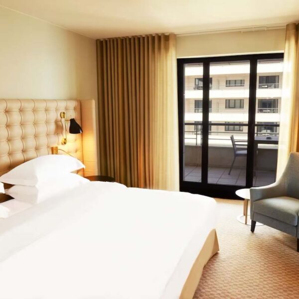 Yeganehtours.com_Hyatt_Regency_Nice_Palais_de_la_Méditerranée_01