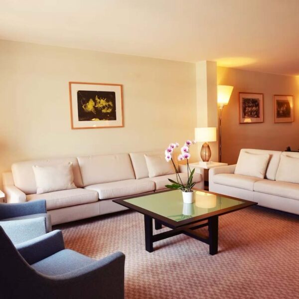 Yeganehtours.com_Hyatt_Regency_Nice_Palais_de_la_Méditerranée_11