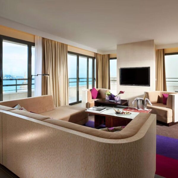 Yeganehtours.com_Hyatt_Regency_Nice_Palais_de_la_Méditerranée_24