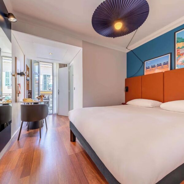 Yeganehtours.com_Ibis_Nice_Centre_Notre_Dame_01