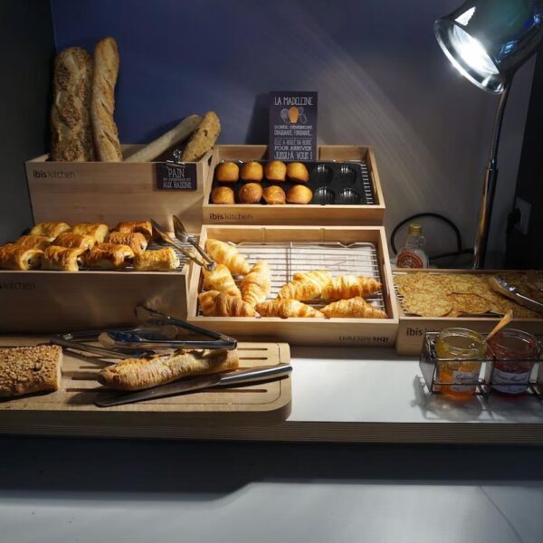 Yeganehtours.com_Ibis_Nice_Centre_Notre_Dame_13