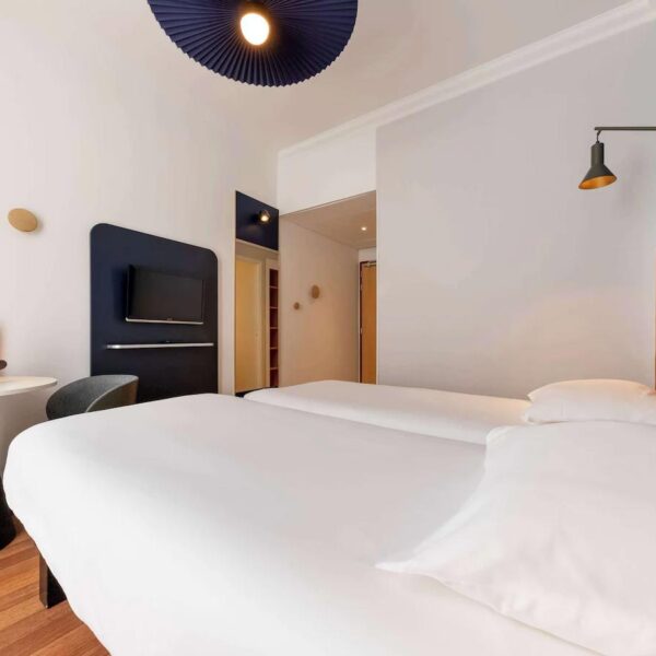 Yeganehtours.com_Ibis_Nice_Centre_Notre_Dame_15
