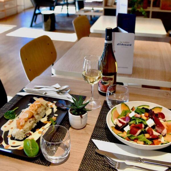 Yeganehtours.com_Ibis_Styles_Nantes_Hotel_01