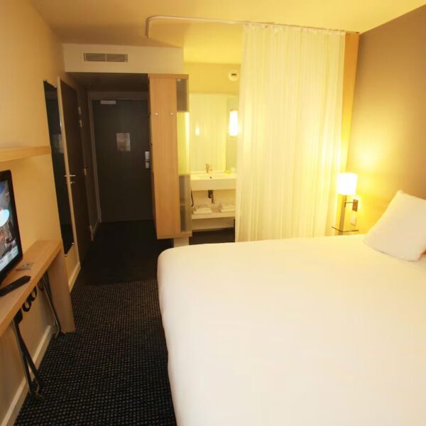 Yeganehtours.com_Ibis_Styles_Nantes_Hotel_04