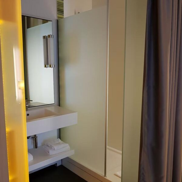 Yeganehtours.com_Ibis_Styles_Nantes_Hotel_08