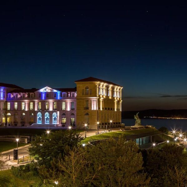 Yeganehtours.com_Sofitel_Marseille_Vieux_Port_01
