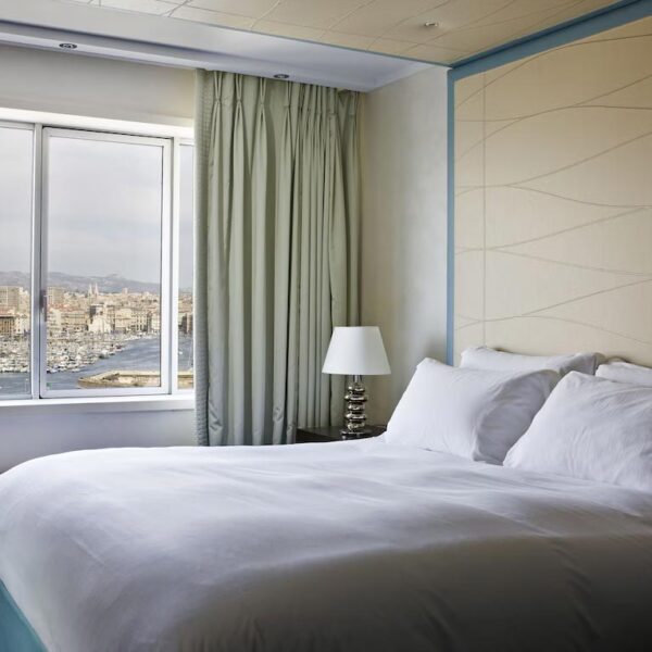 Yeganehtours.com_Sofitel_Marseille_Vieux_Port_07