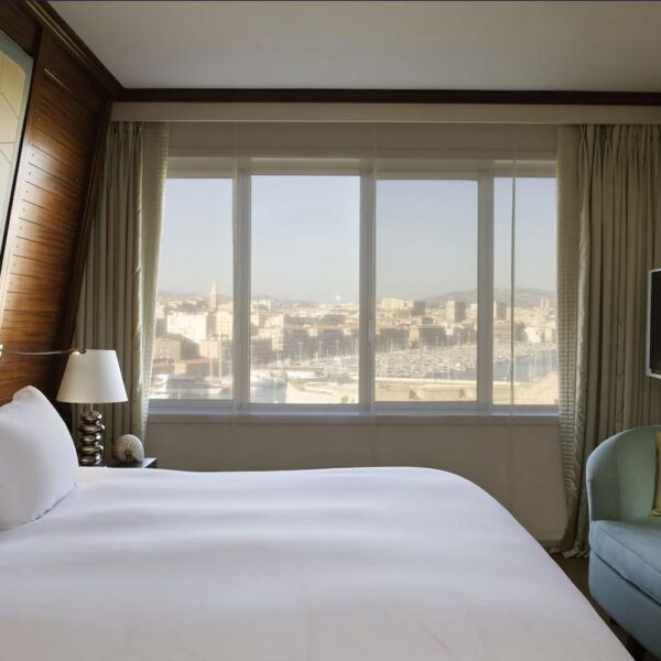 Yeganehtours.com_Sofitel_Marseille_Vieux_Port_08