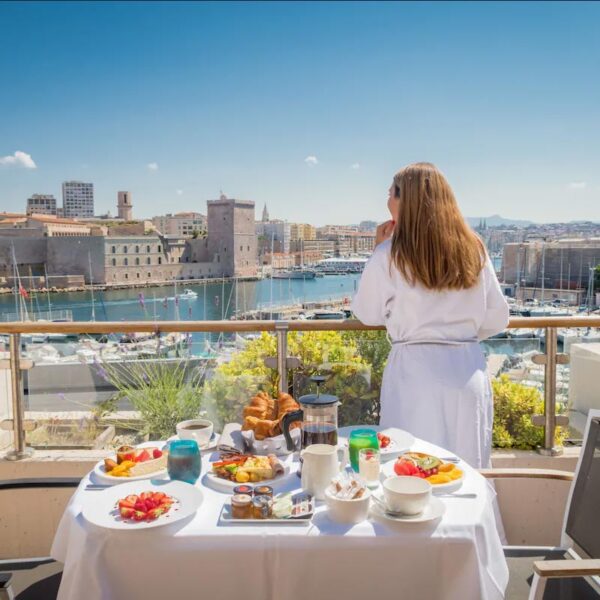 Yeganehtours.com_Sofitel_Marseille_Vieux_Port_12