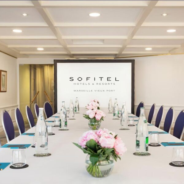 Yeganehtours.com_Sofitel_Marseille_Vieux_Port_15