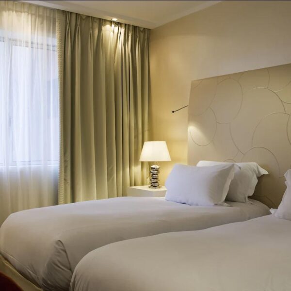 Yeganehtours.com_Sofitel_Marseille_Vieux_Port_20