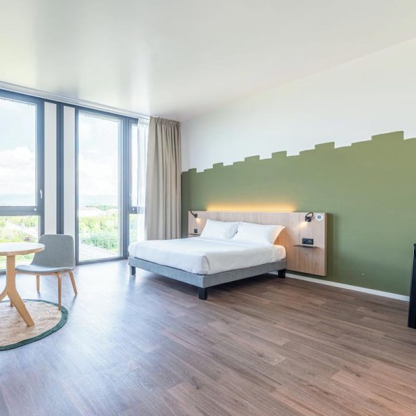 Yeganehtours.com-B&B-HOTEL-Geneva-Airport-12