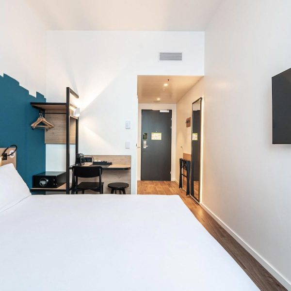 Yeganehtours.com-B&B-HOTEL-Geneva-Airport-13