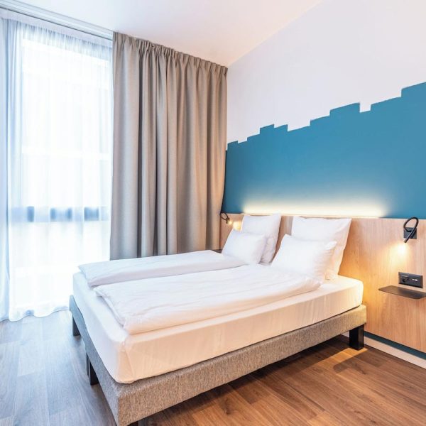 Yeganehtours.com-B&B-HOTEL-Geneva-Airport-15