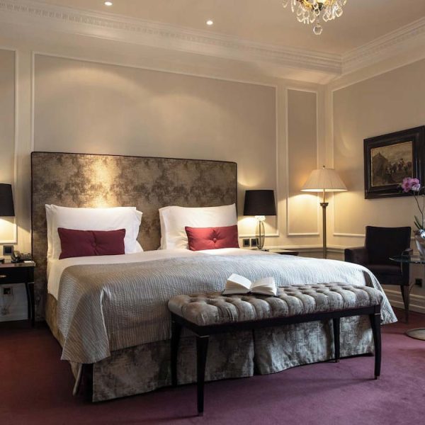 Yeganehtours.com-Bellevue-Palace-Hotel-Bern-01
