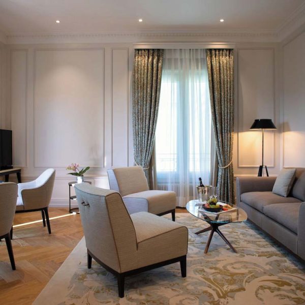 Yeganehtours.com-Bellevue-Palace-Hotel-Bern-08