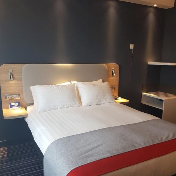 Yeganehtours.com-Holiday-Inn-Express-Geneva-Airport-05