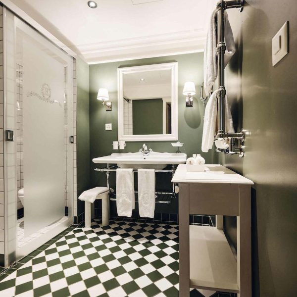 Yeganehtours.com-Hotel-Europe-Zurich-11