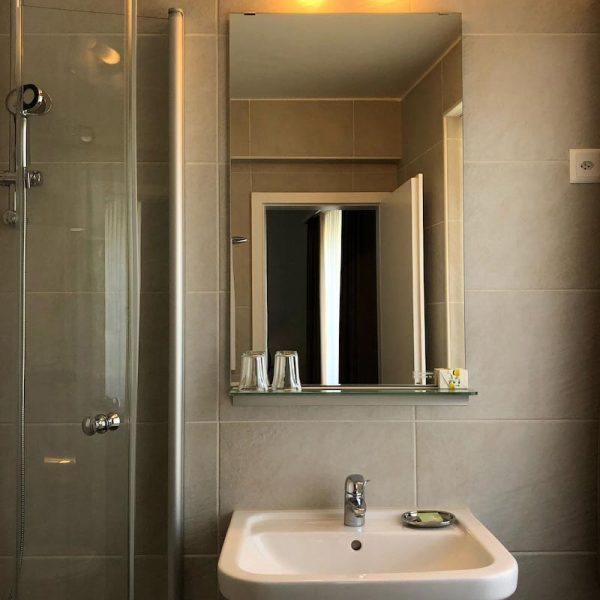 Yeganehtours.com-Hotel-Neufeld-Zurich-05