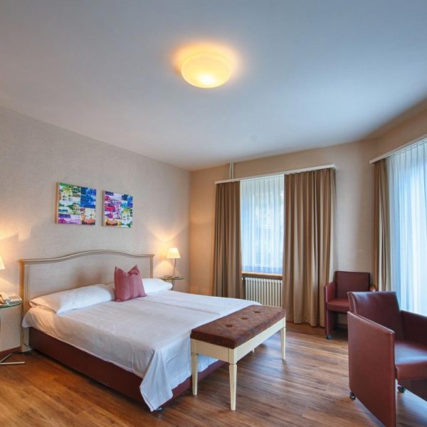 Yeganehtours.com-Hotel-Neufeld-Zurich-09