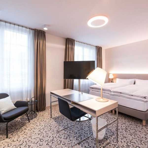 Yeganehtours.com-Hotel-Savoy-Bern-07