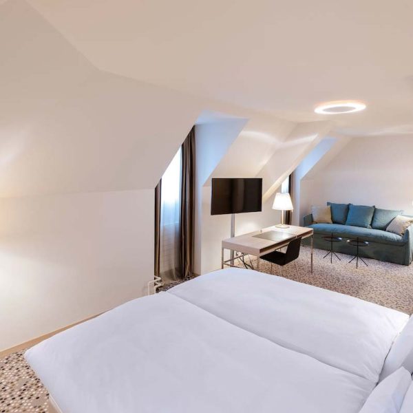 Yeganehtours.com-Hotel-Savoy-Bern-08