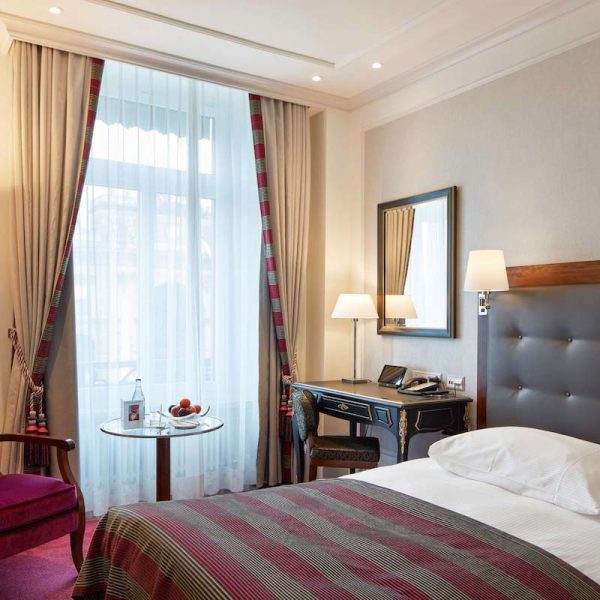Yeganehtours.com-Hotel-Schweizerhof-Zurich-09 Yeganehtours com Hotel Schweizerhof Zurich 09