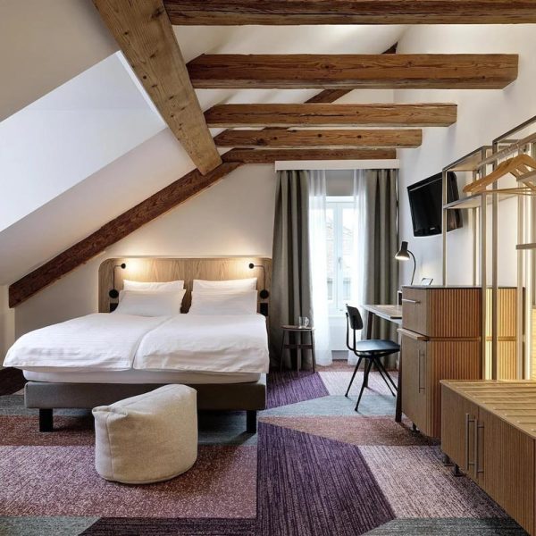 Yeganehtours.com-Hotel-St.Josef-Zurich-01