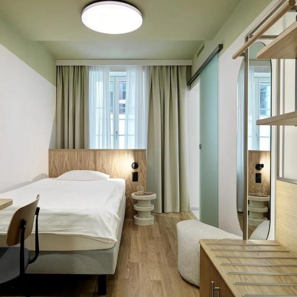 Yeganehtours.com-Hotel-St.Josef-Zurich-05