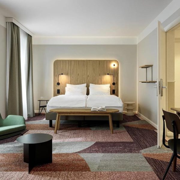 Yeganehtours.com-Hotel-St.Josef-Zurich-14
