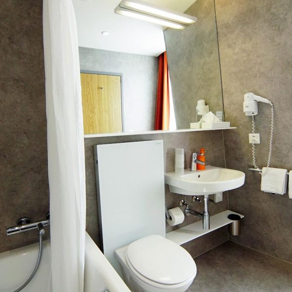 Yeganehtours.com-Hotel-Waldhorn-Bern-08