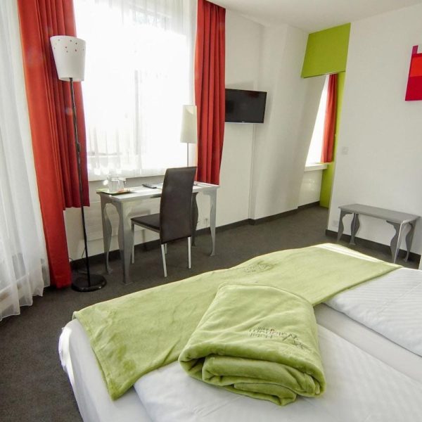 Yeganehtours.com-Hotel-Waldhorn-Bern-16