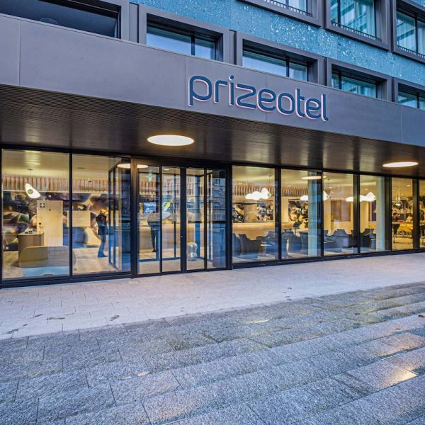 Yeganehtours.com-Prize-by-Radisson-Bern-City-13