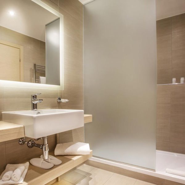 Yeganehtours.com-Starling-Hôtel-Résidence-Genève-13