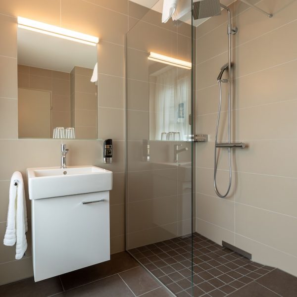 Yeganehtours.com-Trip-Inn-Zurich-02