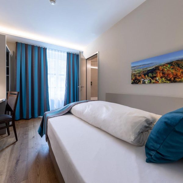 Yeganehtours.com-Trip-Inn-Zurich-11