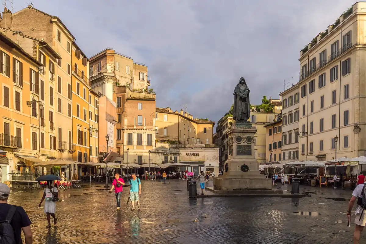 Yeganehtours.com-Campo-de’-Fiori-Main کمپو دِ فیوری رم